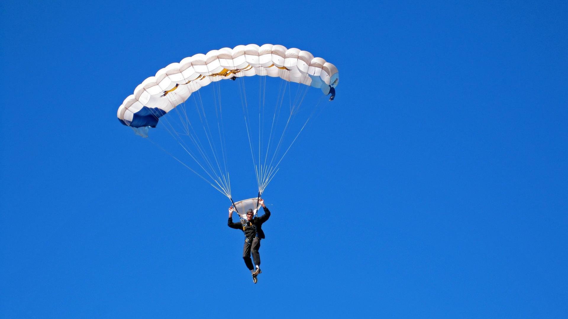 瑜伽文化节在广州举行,展示中国瑜伽魅力,瑜伽文化节在广州举行,展示中国瑜伽魅力英语翻译